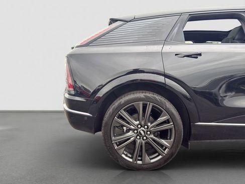 Used 2025 Cadillac Optiq Sport 2 image 23