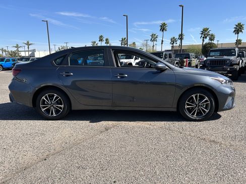 Used 2024 Kia Forte LXS image 6