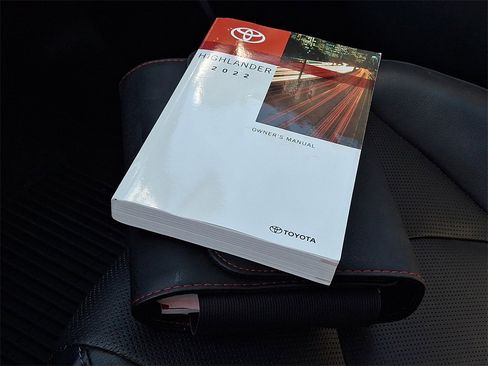 Used 2022 Toyota Highlander Limited image 28