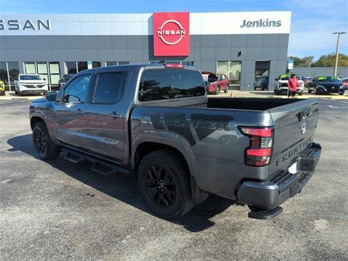 Certified 2023 Nissan Frontier SV w/ Midnight Edition Package image 6