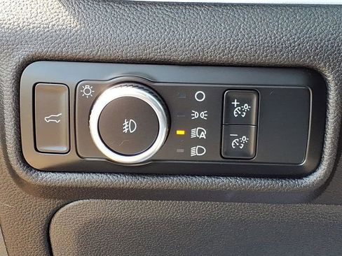 Used 2024 Ford Explorer XLT w/ Equipment Group 202A AWD/4WD image 15