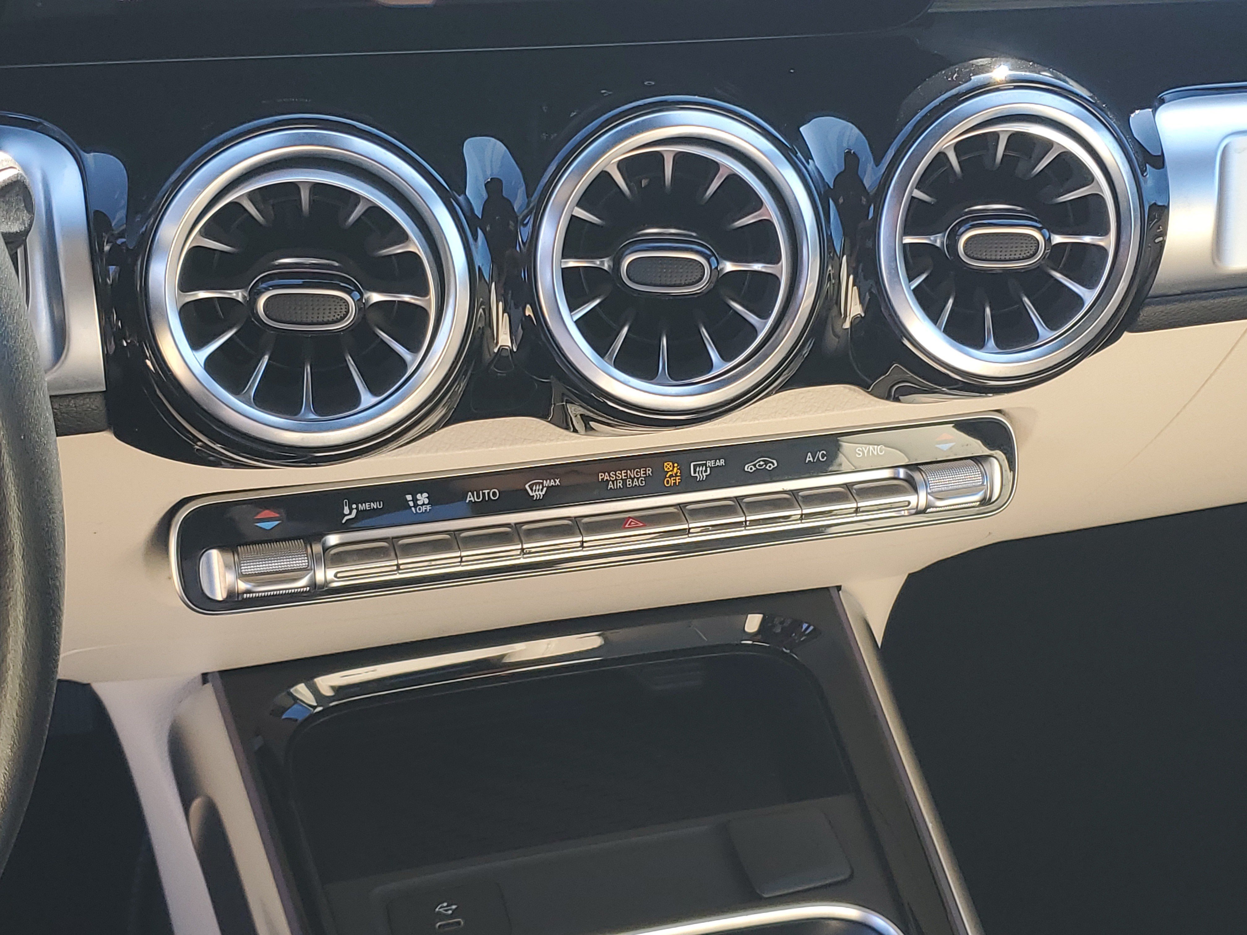 Used 2024 Mercedes-Benz GLB 250 image 23