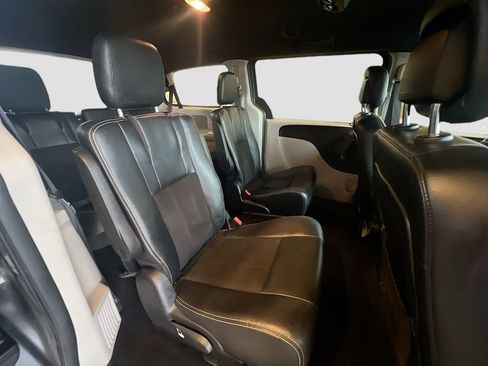 Used 2019 Dodge Grand Caravan SXT FWD image 27
