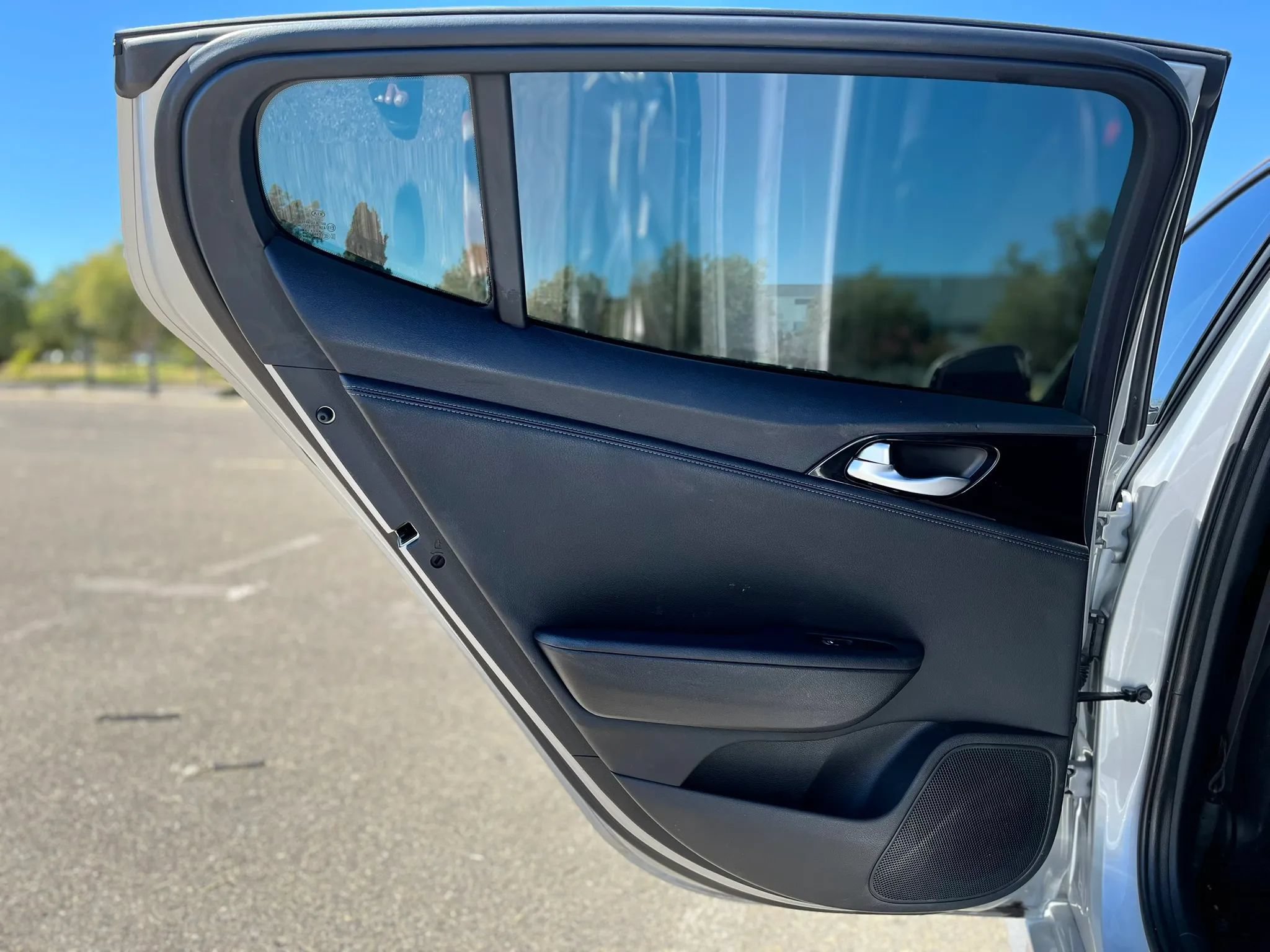 Used 2018 Kia Stinger RWD image 12