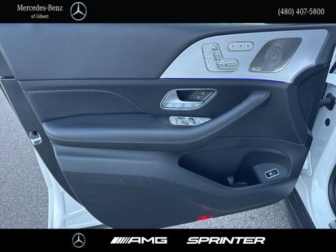 Used 2024 Mercedes-Benz GLS 450 4MATIC image 11