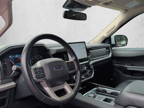 Used 2024 Ford Expedition Max XLT RWD image 9