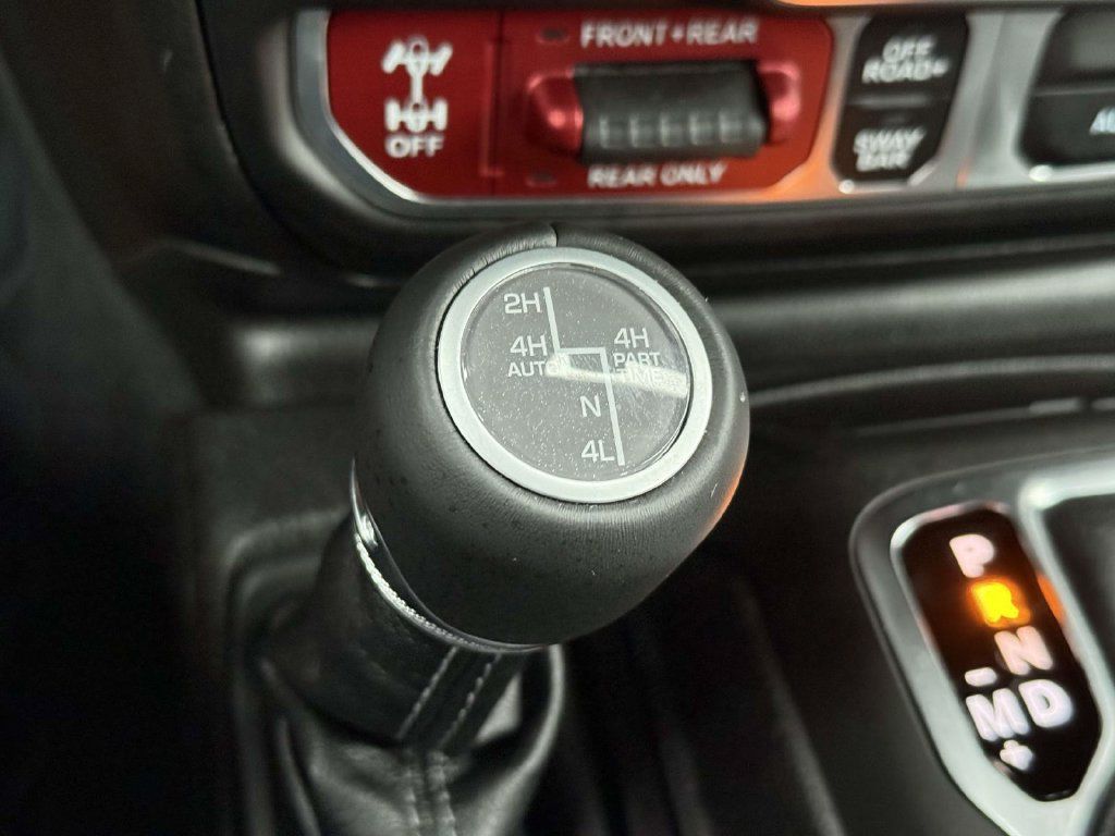 Used 2026 Jeep Wrangler Unlimited Rubicon AWD/4WD image 31