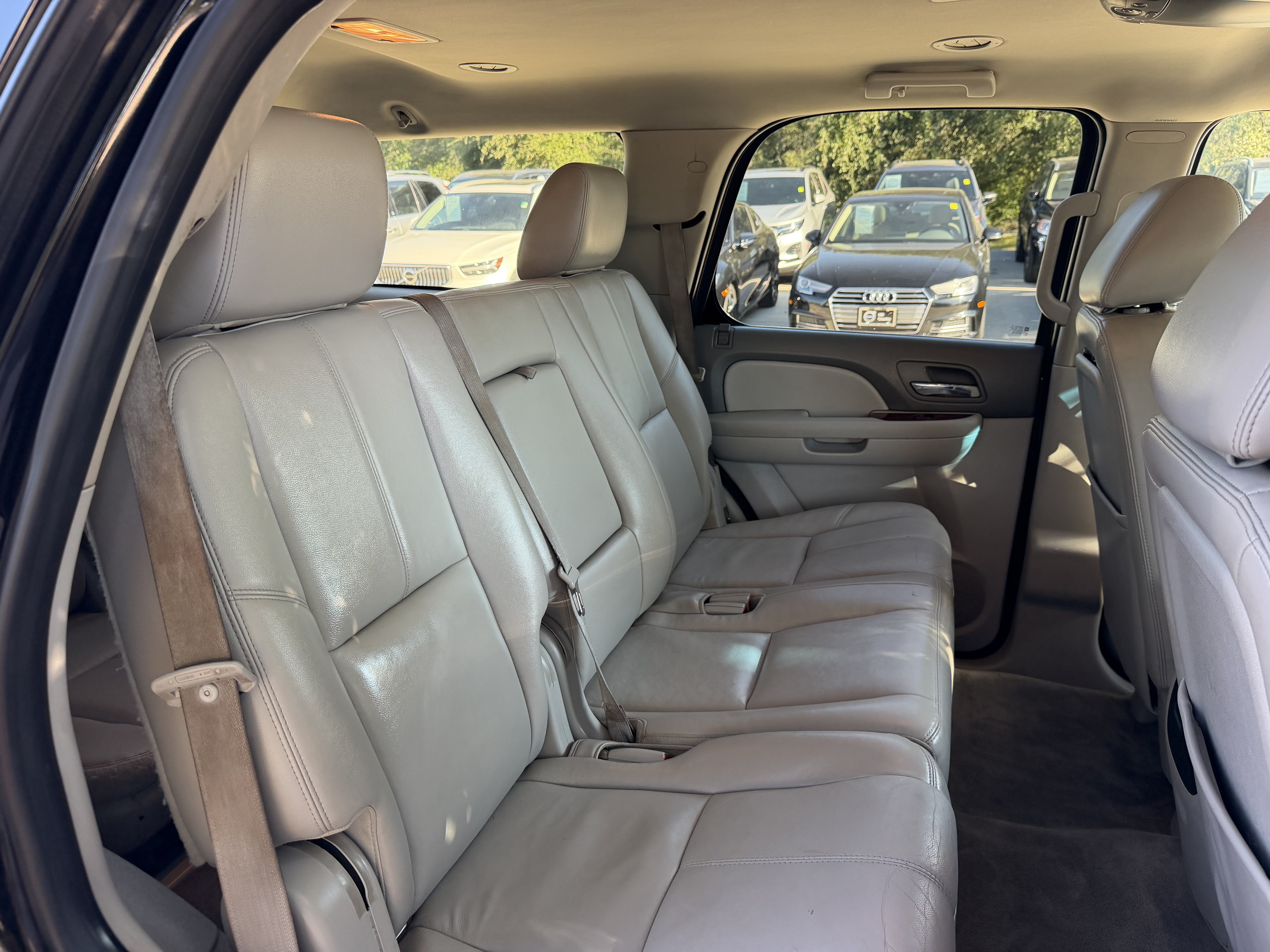 Used 2012 GMC Yukon SLT w/ SLT-2 Equipment Package AWD/4WD image 12