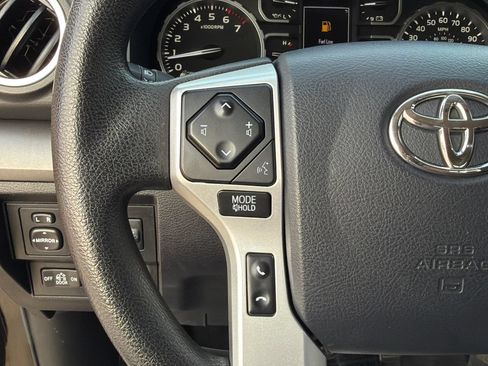 Used 2020 Toyota Tundra SR5 w/ SR5 Convenience Package AWD/4WD image 22