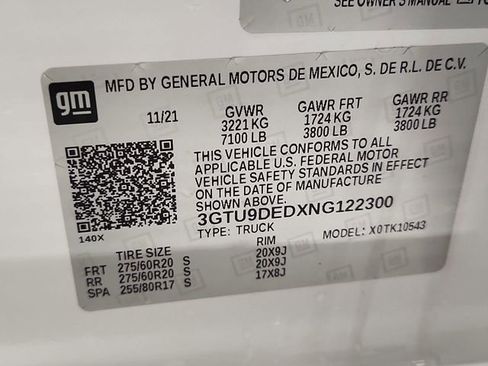Used 2022 GMC Sierra 1500 SLT w/ SLT Premium Plus Package AWD/4WD image 35