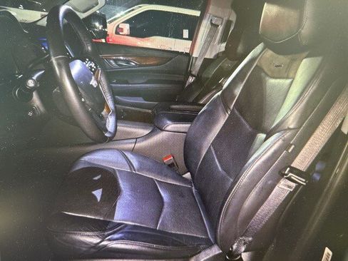 Used 2019 Cadillac Escalade Luxury w/ LPO, Radiant Package image 12