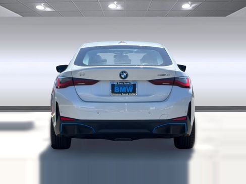 Used 2023 BMW i4 eDrive35 RWD image 9