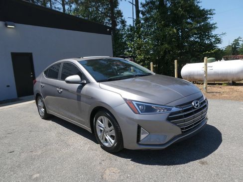Used 2020 Hyundai Elantra Value Edition w/ Cargo Package (C1) FWD image 3