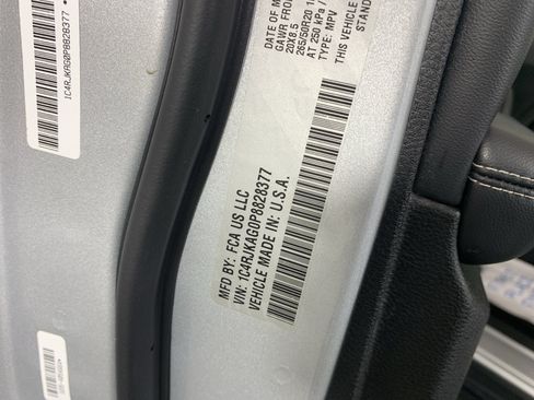 Used 2023 Jeep Grand Cherokee L Laredo AWD/4WD image 12