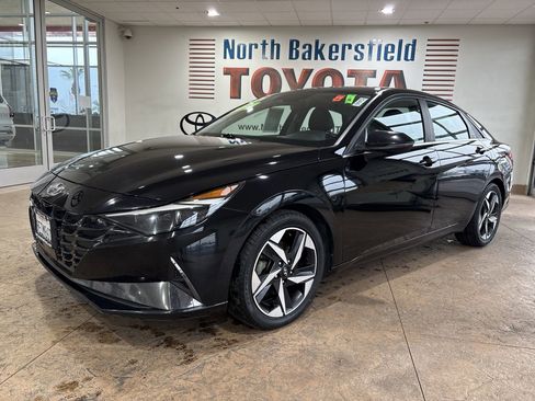 Used 2023 Hyundai Elantra Limited image 1