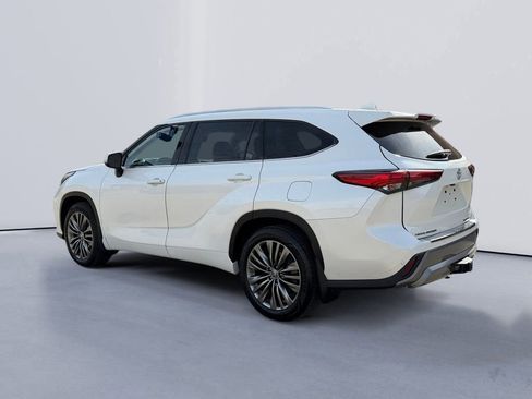 Used 2021 Toyota Highlander Platinum image 5