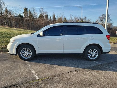 Used 2014 Dodge Journey SXT w/ Flexible Seating Group image 5