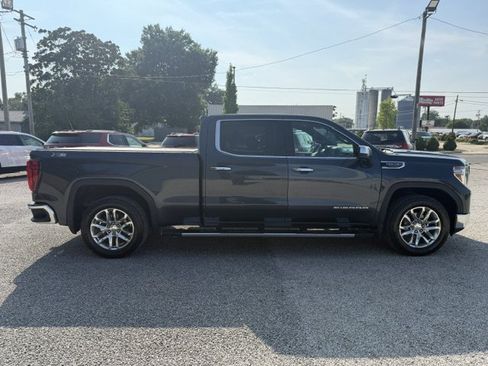 Used 2022 GMC Sierra 1500 SLT w/ SLT Premium Package AWD/4WD image 6