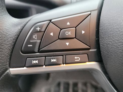 Certified 2025 Nissan Versa SV w/ Trunk Package image 15