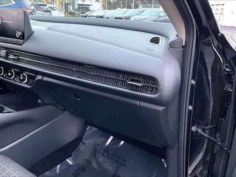 Used 2025 Honda HR-V LX image 17