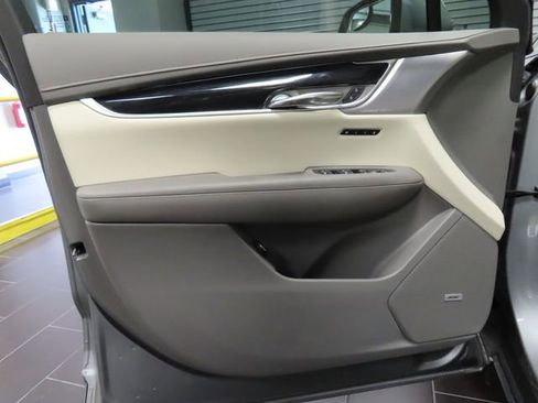 Used 2024 Cadillac XT6 Premium Luxury w/ Technology Package image 9