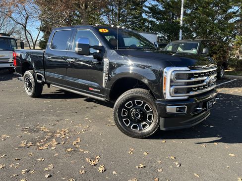 Used 2024 Ford F350 Platinum image 2