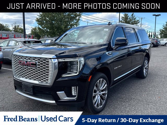 Used 2023 GMC Yukon XL Denali AWD/4WD image 3