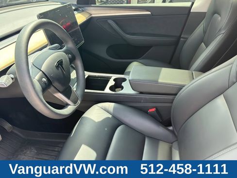 Used 2025 Tesla Model Y Long Range RWD image 12
