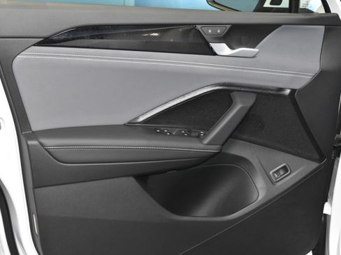 New 2026 Volkswagen Tiguan SE image 3