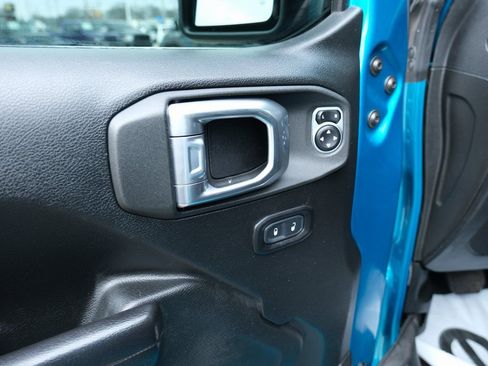 Used 2020 Jeep Wrangler Unlimited Sport S image 25