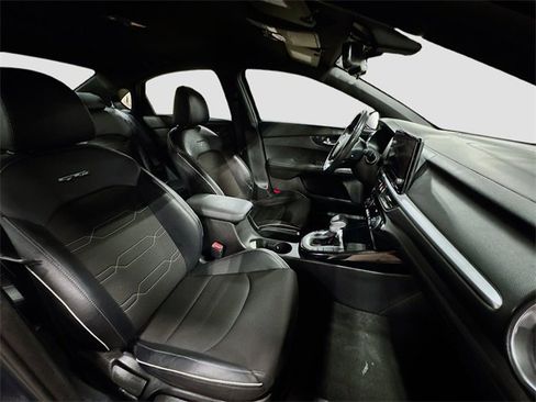 Used 2023 Kia Forte GT-Line image 30