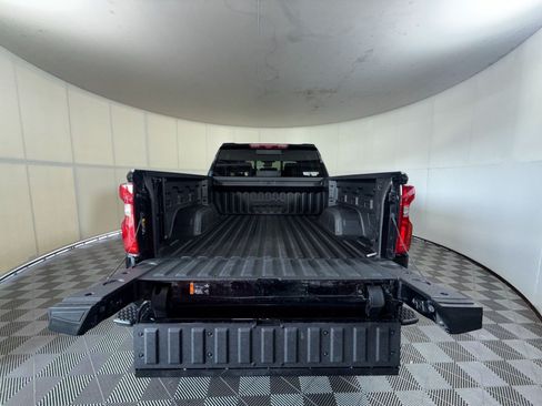 Used 2024 Chevrolet Silverado 1500 High Country AWD/4WD image 26