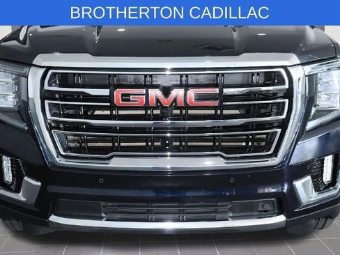 Used 2023 GMC Yukon XL SLT AWD/4WD image 12