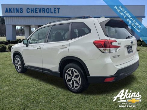 Used 2023 Subaru Forester Premium AWD/4WD image 7