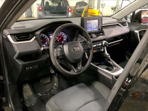 Used 2020 Toyota RAV4 LE w/ Carpet Mat Package image 18