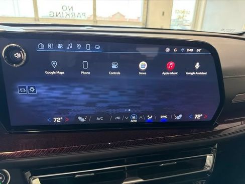 Used 2025 Chevrolet Traverse Z71 w/ LPO, Floor Liner Package AWD/4WD image 25