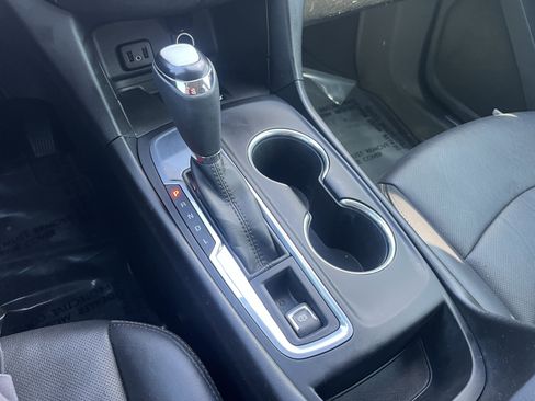 Used 2018 Chevrolet Equinox Premier FWD image 28