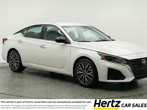 Used 2025 Nissan Altima 2.5 SV FWD image 1