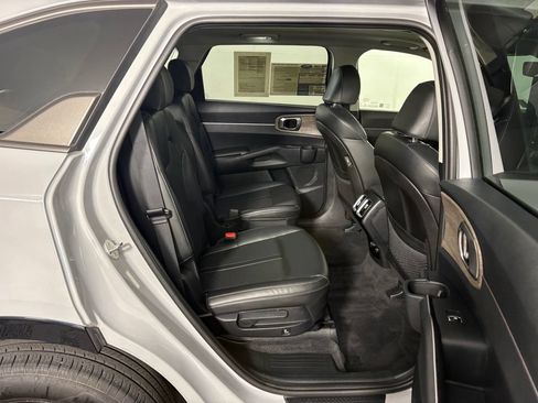 Used 2023 Kia Sorento EX w/ Panoramic Sunroof Package FWD image 36
