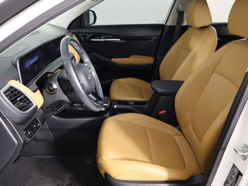 Used 2024 Kia Seltos EX FWD image 14