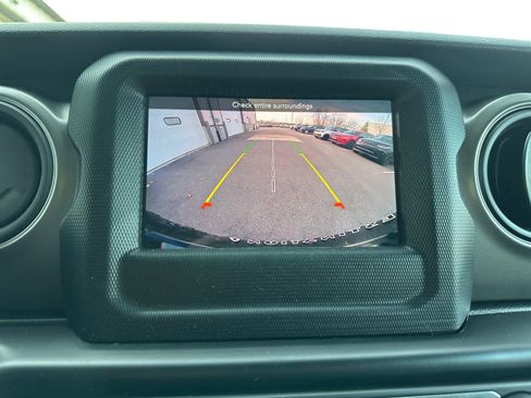 Used 2022 Jeep Wrangler Unlimited Sport image 13