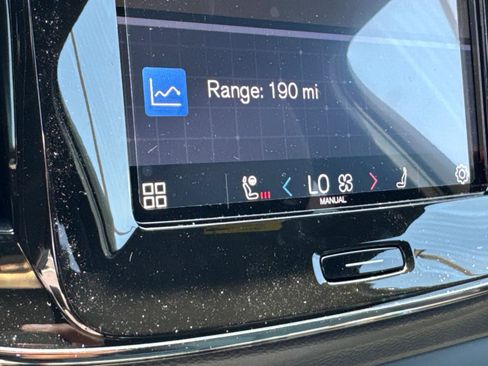 New 2025 Volvo EX40 Core w/ Climate Package image 22