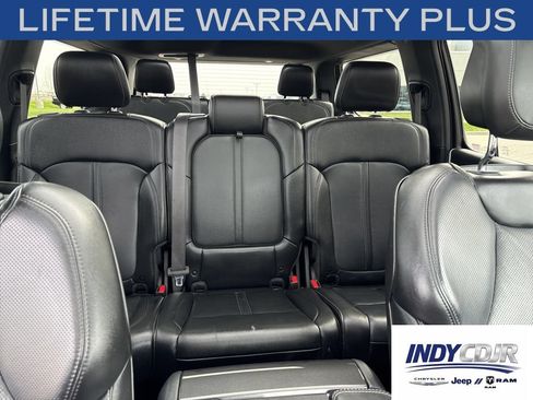 Used 2024 Jeep Wagoneer 4WD w/ Premium Group I image 14