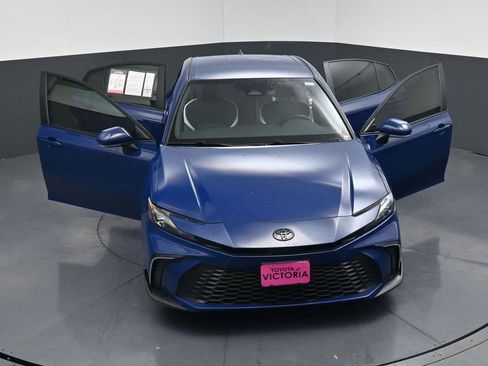 Used 2025 Toyota Camry SE image 24