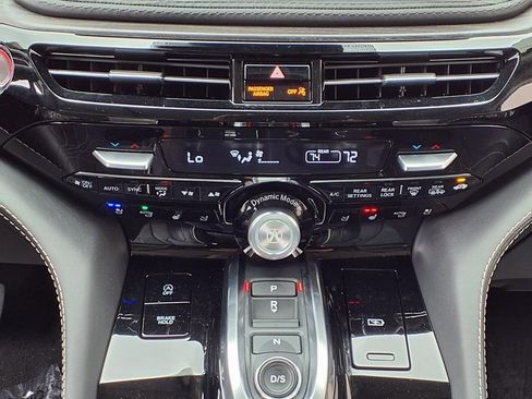 Used 2025 Acura MDX SH-AWD w/ Advance Package image 19