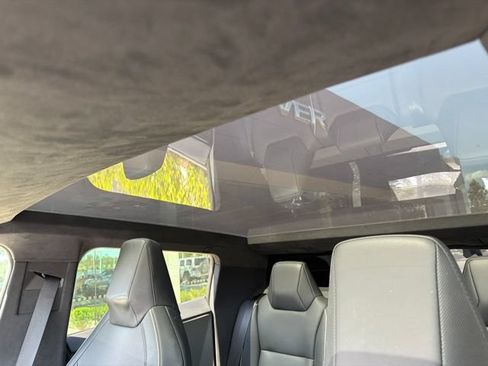 Used 2025 Tesla Cybertruck AWD Crew Cab image 10