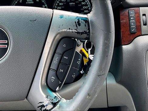 Used 2009 GMC Yukon XL SLE w/ Convenience Package image 24