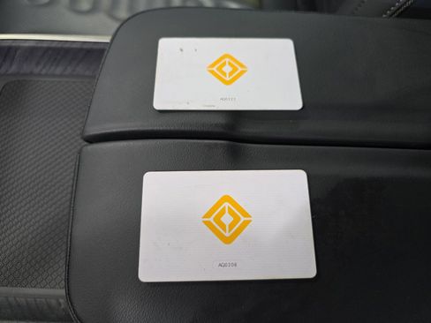 Used 2024 Rivian R1S Adventure image 31