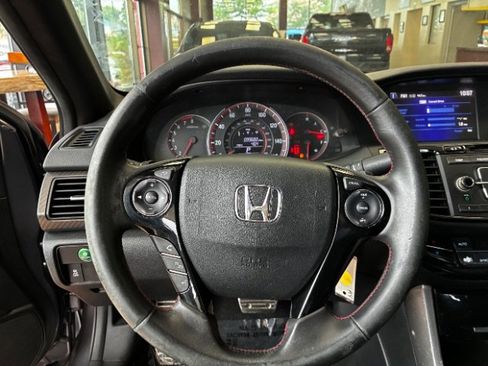 Used 2017 Honda Accord Sport Special Edition image 18