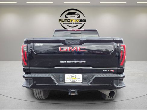 Used 2024 GMC Sierra 2500 AT4 w/ AT4 Premium Plus Package image 6